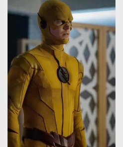 The Flash S08 Barry Allen Yellow Jacket